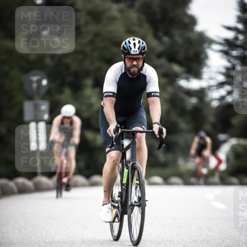 21.06.2026 - 29. Vierlanden-Triathlon H.Heesch http://msf.ph/oto/9859892 21.06.2026 12:06:26 Radfahren 754, 833, 909, 920, 958, 959, 970, 971 meine-sportfotos.de