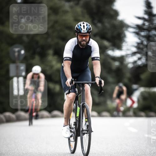 21.06.2026 - 29. Vierlanden-Triathlon H.Heesch http://msf.ph/oto/9859895 21.06.2026 12:06:26 Radfahren 754, 833, 909, 920, 958, 959, 970, 971 meine-sportfotos.de