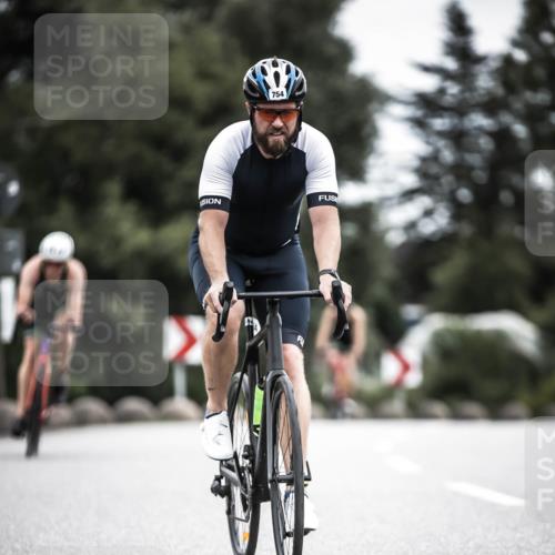 21.06.2026 - 29. Vierlanden-Triathlon H.Heesch http://msf.ph/oto/9859907 21.06.2026 12:06:26 Radfahren 754, 833, 909, 920, 958, 959, 970, 971 meine-sportfotos.de