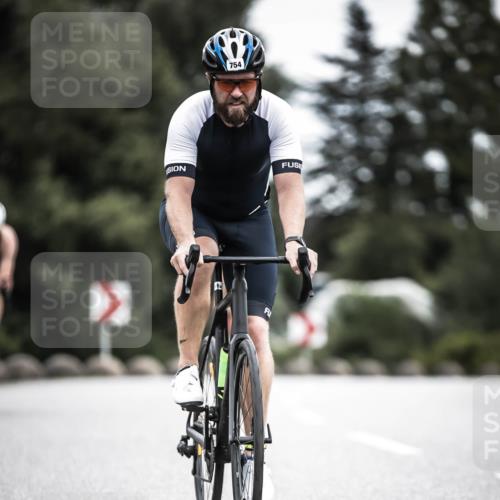 21.06.2026 - 29. Vierlanden-Triathlon H.Heesch http://msf.ph/oto/9859914 21.06.2026 12:06:26 Radfahren 754, 833, 909, 920, 958, 959, 970, 971 meine-sportfotos.de