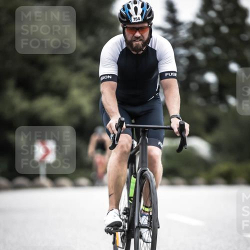 21.06.2026 - 29. Vierlanden-Triathlon H.Heesch http://msf.ph/oto/9859924 21.06.2026 12:06:27 Radfahren 754, 833, 909, 920, 959, 970, 971 meine-sportfotos.de