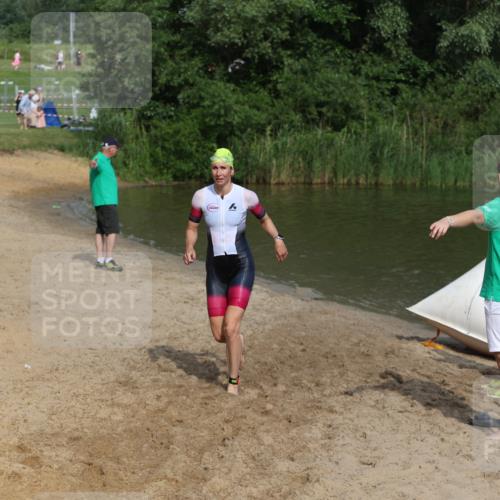 21.06.2026 - 29. Vierlanden-Triathlon Andreas Tolksdorf http://msf.ph/oto/9860002 21.06.2026 09:08:37 Schwimmen 221, 226, 257 meine-sportfotos.de