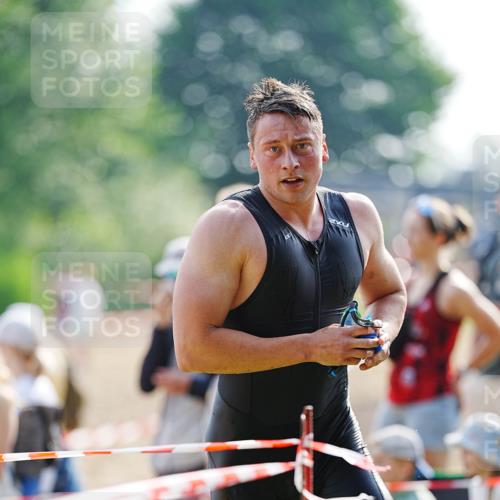 21.06.2026 - 29. Vierlanden-Triathlon LAZAROV Photography http://msf.ph/oto/9860005 21.06.2026 08:38:09 Schwimmen 13, 37 meine-sportfotos.de