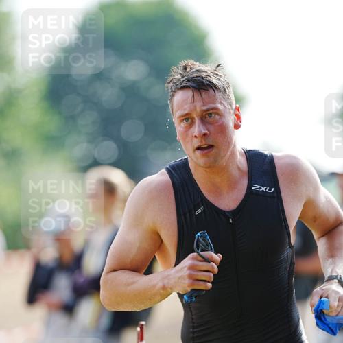 21.06.2026 - 29. Vierlanden-Triathlon LAZAROV Photography http://msf.ph/oto/9860016 21.06.2026 08:38:09 Schwimmen 13, 37 meine-sportfotos.de