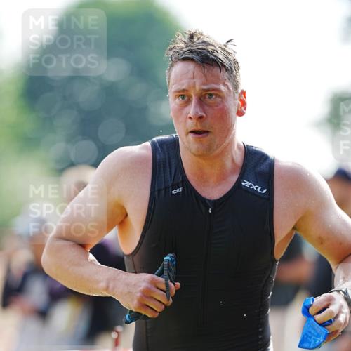21.06.2026 - 29. Vierlanden-Triathlon LAZAROV Photography http://msf.ph/oto/9860020 21.06.2026 08:38:10 Schwimmen 13, 37 meine-sportfotos.de