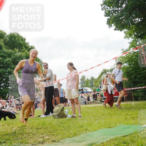 21.06.2026 - 29. Vierlanden-Triathlon LAZAROV Photography http://msf.ph/oto/9860050 21.06.2026 11:25:06 Schwimmen 832, 860 meine-sportfotos.de