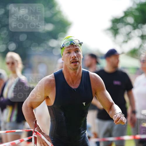 21.06.2026 - 29. Vierlanden-Triathlon LAZAROV Photography http://msf.ph/oto/9860068 21.06.2026 08:38:22 Schwimmen 12, 45, 76, 77 meine-sportfotos.de