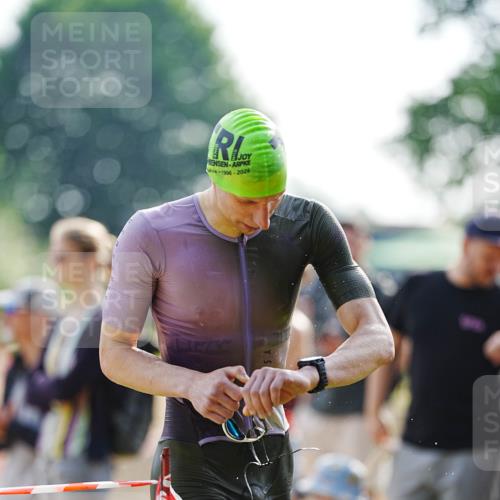 21.06.2026 - 29. Vierlanden-Triathlon LAZAROV Photography http://msf.ph/oto/9860101 21.06.2026 08:38:26 Schwimmen 12, 45, 57, 76, 77 meine-sportfotos.de