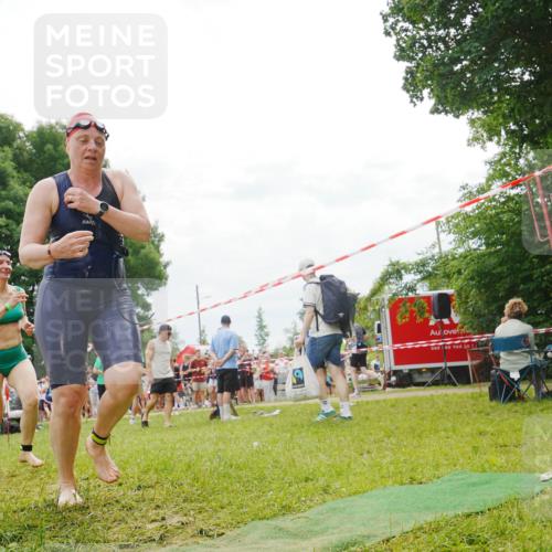 21.06.2026 - 29. Vierlanden-Triathlon LAZAROV Photography http://msf.ph/oto/9860130 21.06.2026 11:29:40 Schwimmen 851, 895 meine-sportfotos.de