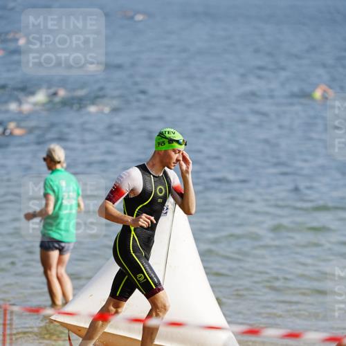 21.06.2026 - 29. Vierlanden-Triathlon LAZAROV Photography http://msf.ph/oto/9860175 21.06.2026 08:38:49 Schwimmen 60 meine-sportfotos.de