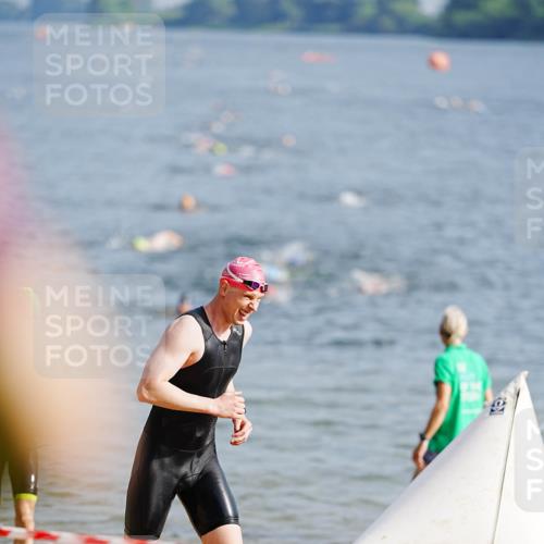21.06.2026 - 29. Vierlanden-Triathlon LAZAROV Photography http://msf.ph/oto/9860186 21.06.2026 08:38:57 Schwimmen 60, 61, 82 meine-sportfotos.de