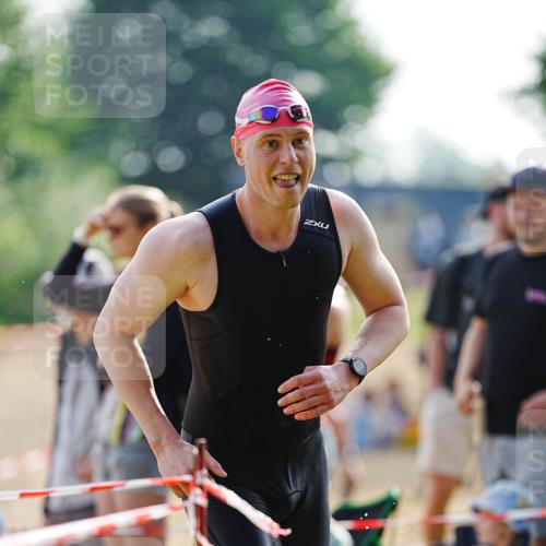 21.06.2026 - 29. Vierlanden-Triathlon LAZAROV Photography http://msf.ph/oto/9860202 21.06.2026 08:39:04 Schwimmen 61, 82 meine-sportfotos.de