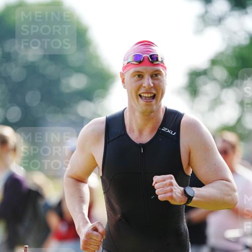 21.06.2026 - 29. Vierlanden-Triathlon LAZAROV Photography http://msf.ph/oto/9860216 21.06.2026 08:39:04 Schwimmen 61, 82 meine-sportfotos.de