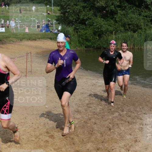 21.06.2026 - 29. Vierlanden-Triathlon Andreas Tolksdorf http://msf.ph/oto/9860220 21.06.2026 09:10:36 Schwimmen 267, 271, 284, 293, 298, 301 meine-sportfotos.de