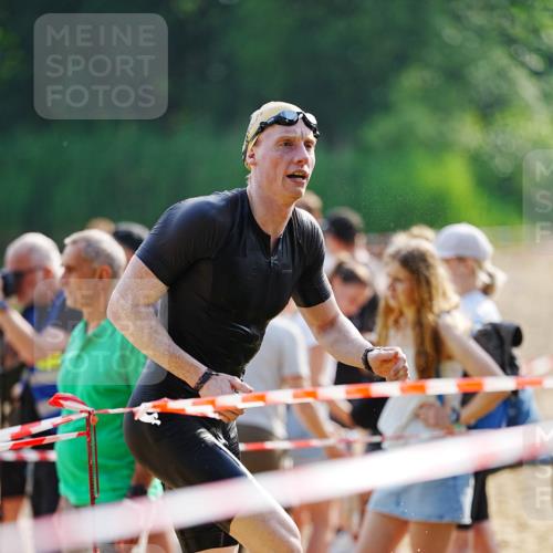 21.06.2026 - 29. Vierlanden-Triathlon LAZAROV Photography http://msf.ph/oto/9860252 21.06.2026 08:39:13 Schwimmen 10, 61 meine-sportfotos.de