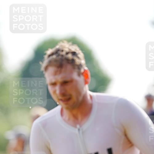 21.06.2026 - 29. Vierlanden-Triathlon LAZAROV Photography http://msf.ph/oto/9860351 21.06.2026 08:40:59 Schwimmen 18, 129, 164 meine-sportfotos.de