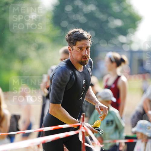 21.06.2026 - 29. Vierlanden-Triathlon LAZAROV Photography http://msf.ph/oto/9860364 21.06.2026 08:41:08 Schwimmen 99, 129, 132 meine-sportfotos.de