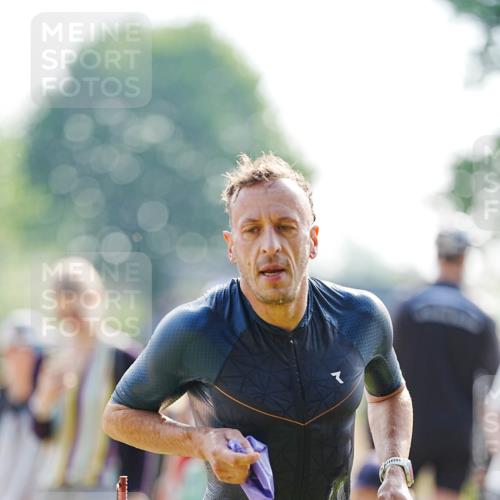 21.06.2026 - 29. Vierlanden-Triathlon LAZAROV Photography http://msf.ph/oto/9860376 21.06.2026 08:41:11 Schwimmen 99, 129, 132 meine-sportfotos.de