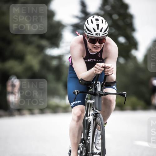 21.06.2026 - 29. Vierlanden-Triathlon H.Heesch http://msf.ph/oto/9860381 21.06.2026 12:07:01 Radfahren 638, 712, 768, 769, 910, 946, 952, 953 meine-sportfotos.de