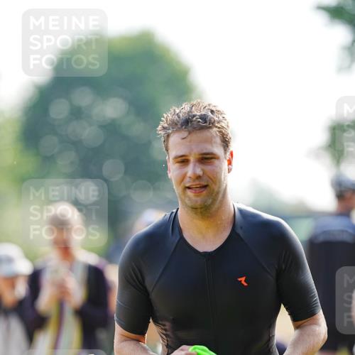 21.06.2026 - 29. Vierlanden-Triathlon LAZAROV Photography http://msf.ph/oto/9860388 21.06.2026 08:41:12 Schwimmen 99, 129, 132 meine-sportfotos.de
