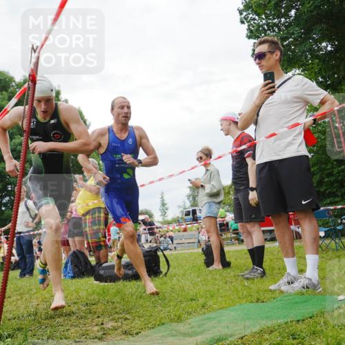 21.06.2026 - 29. Vierlanden-Triathlon LAZAROV Photography http://msf.ph/oto/9860394 21.06.2026 12:02:37 Schwimmen 908, 912, 923, 925, 933, 936, 938, 962, 967, 969 meine-sportfotos.de