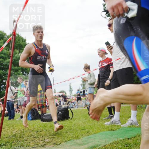 21.06.2026 - 29. Vierlanden-Triathlon LAZAROV Photography http://msf.ph/oto/9860428 21.06.2026 12:02:39 Schwimmen 908, 912, 923, 925, 933, 938, 943, 945, 962, 969 meine-sportfotos.de