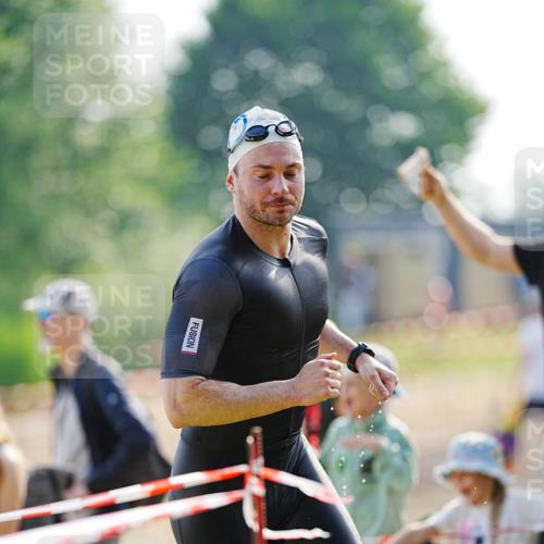 21.06.2026 - 29. Vierlanden-Triathlon LAZAROV Photography http://msf.ph/oto/9860431 21.06.2026 08:41:27 Schwimmen 14, 145 meine-sportfotos.de