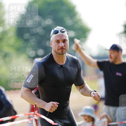 21.06.2026 - 29. Vierlanden-Triathlon LAZAROV Photography http://msf.ph/oto/9860436 21.06.2026 08:41:27 Schwimmen 14, 145 meine-sportfotos.de
