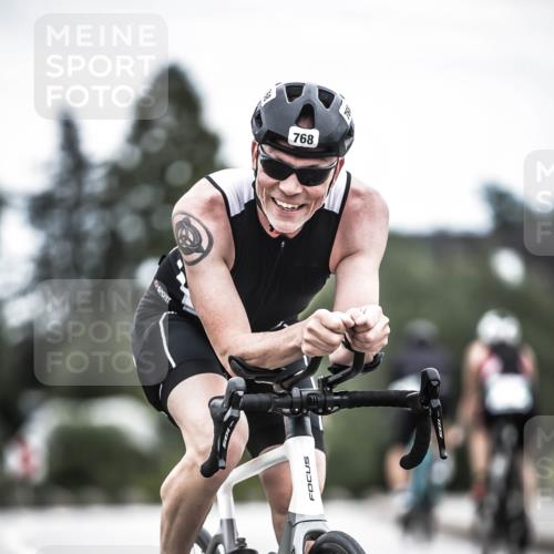 21.06.2026 - 29. Vierlanden-Triathlon H.Heesch http://msf.ph/oto/9860437 21.06.2026 12:07:05 Radfahren 668, 712, 768 meine-sportfotos.de
