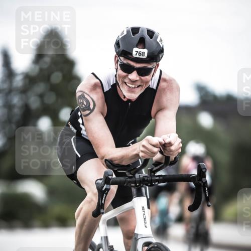 21.06.2026 - 29. Vierlanden-Triathlon H.Heesch http://msf.ph/oto/9860440 21.06.2026 12:07:05 Radfahren 668, 712, 768 meine-sportfotos.de