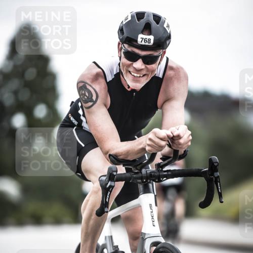 21.06.2026 - 29. Vierlanden-Triathlon H.Heesch http://msf.ph/oto/9860443 21.06.2026 12:07:05 Radfahren 668, 712, 768 meine-sportfotos.de