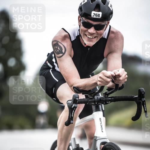 21.06.2026 - 29. Vierlanden-Triathlon H.Heesch http://msf.ph/oto/9860445 21.06.2026 12:07:05 Radfahren 668, 712, 768 meine-sportfotos.de