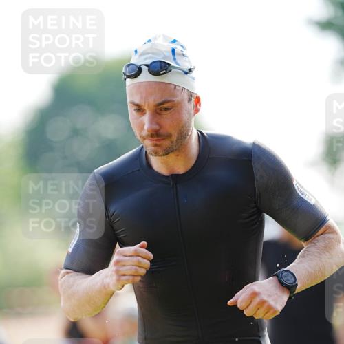 21.06.2026 - 29. Vierlanden-Triathlon LAZAROV Photography http://msf.ph/oto/9860449 21.06.2026 08:41:28 Schwimmen 14, 145 meine-sportfotos.de