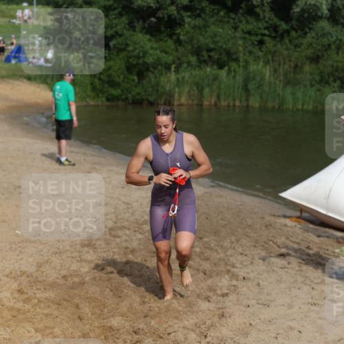 21.06.2026 - 29. Vierlanden-Triathlon Andreas Tolksdorf http://msf.ph/oto/9860472 21.06.2026 09:10:53 Schwimmen 273, 274 meine-sportfotos.de