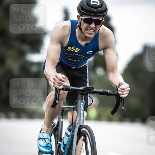 21.06.2026 - 29. Vierlanden-Triathlon H.Heesch http://msf.ph/oto/9860495 21.06.2026 12:07:14 Radfahren 634, 668, 923, 950 meine-sportfotos.de