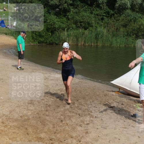 21.06.2026 - 29. Vierlanden-Triathlon Andreas Tolksdorf http://msf.ph/oto/9860577 21.06.2026 09:11:14 Schwimmen 223, 253 meine-sportfotos.de