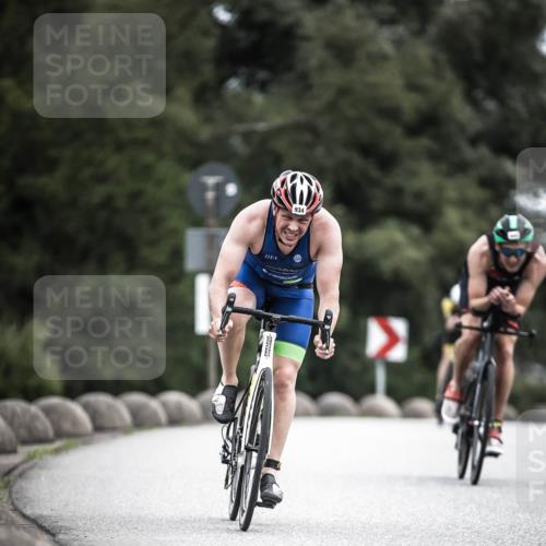 21.06.2026 - 29. Vierlanden-Triathlon H.Heesch http://msf.ph/oto/9860603 21.06.2026 12:07:26 Radfahren 670, 757, 790, 908, 912, 921, 924, 926, 933, 934, 935, 938, 943, 962, 967 meine-sportfotos.de