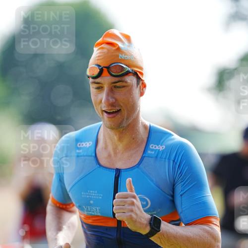 21.06.2026 - 29. Vierlanden-Triathlon LAZAROV Photography http://msf.ph/oto/9860607 21.06.2026 08:42:35 Schwimmen 43, 148 meine-sportfotos.de