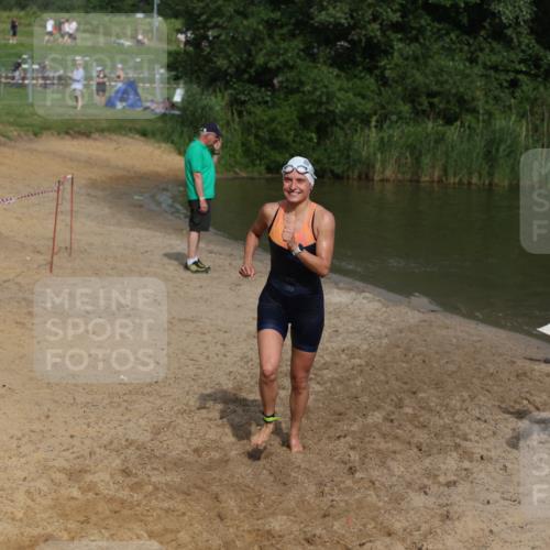 21.06.2026 - 29. Vierlanden-Triathlon Andreas Tolksdorf http://msf.ph/oto/9860609 21.06.2026 09:11:15 Schwimmen 223, 253 meine-sportfotos.de