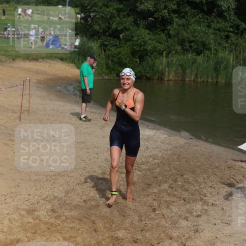 21.06.2026 - 29. Vierlanden-Triathlon Andreas Tolksdorf http://msf.ph/oto/9860614 21.06.2026 09:11:15 Schwimmen 223, 253 meine-sportfotos.de