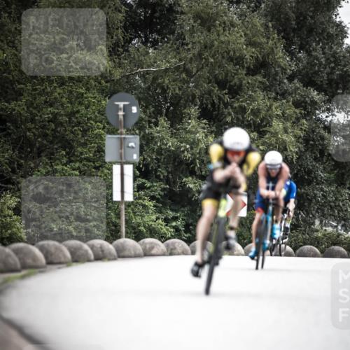 21.06.2026 - 29. Vierlanden-Triathlon H.Heesch http://msf.ph/oto/9860627 21.06.2026 12:07:27 Radfahren 670, 757, 790, 908, 912, 921, 924, 925, 926, 933, 934, 935, 938, 962, 967, 969 meine-sportfotos.de