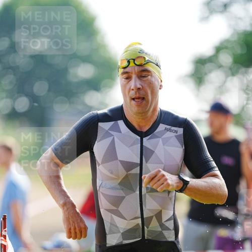 21.06.2026 - 29. Vierlanden-Triathlon LAZAROV Photography http://msf.ph/oto/9860628 21.06.2026 08:42:43 Schwimmen 148, 193, 210 meine-sportfotos.de