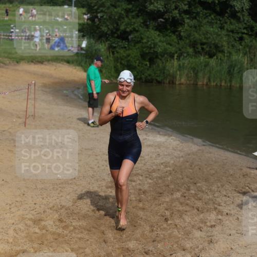 21.06.2026 - 29. Vierlanden-Triathlon Andreas Tolksdorf http://msf.ph/oto/9860643 21.06.2026 09:11:16 Schwimmen 223, 253 meine-sportfotos.de