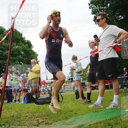 21.06.2026 - 29. Vierlanden-Triathlon LAZAROV Photography http://msf.ph/oto/9860670 21.06.2026 12:02:50 Schwimmen 921, 926, 943, 945, 960, 977 meine-sportfotos.de