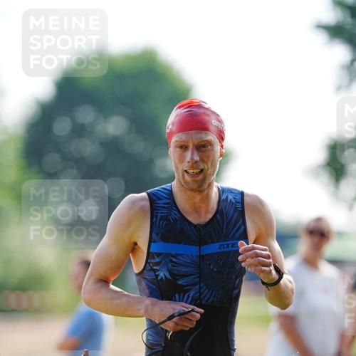 21.06.2026 - 29. Vierlanden-Triathlon LAZAROV Photography http://msf.ph/oto/9860691 21.06.2026 08:43:26 Schwimmen 56 meine-sportfotos.de
