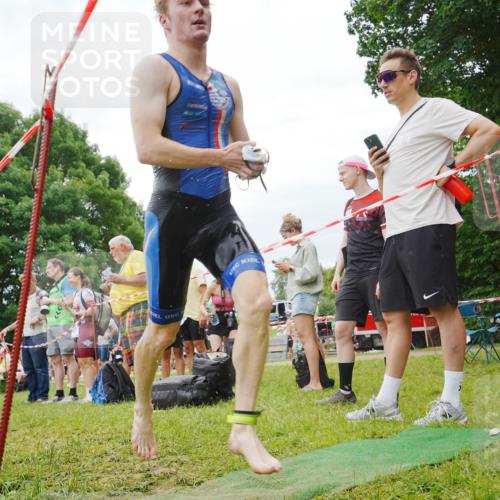 21.06.2026 - 29. Vierlanden-Triathlon LAZAROV Photography http://msf.ph/oto/9860716 21.06.2026 12:02:59 Schwimmen 907, 922, 924 meine-sportfotos.de