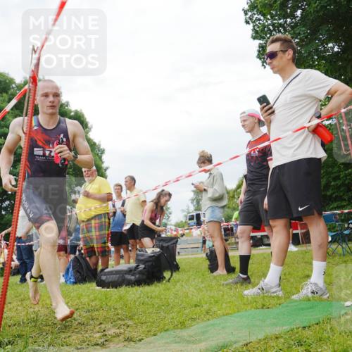 21.06.2026 - 29. Vierlanden-Triathlon LAZAROV Photography http://msf.ph/oto/9860721 21.06.2026 12:03:01 Schwimmen 907, 922, 924 meine-sportfotos.de