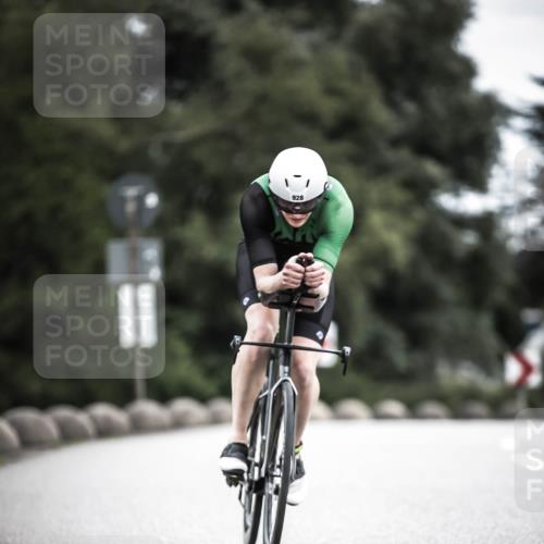 21.06.2026 - 29. Vierlanden-Triathlon H.Heesch http://msf.ph/oto/9860780 21.06.2026 12:07:38 Radfahren 822, 860, 925, 928, 969 meine-sportfotos.de