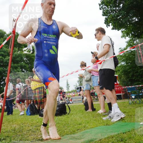 21.06.2026 - 29. Vierlanden-Triathlon LAZAROV Photography http://msf.ph/oto/9860820 21.06.2026 12:03:43 Schwimmen 932, 939 meine-sportfotos.de