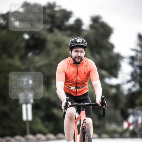 21.06.2026 - 29. Vierlanden-Triathlon H.Heesch http://msf.ph/oto/9860832 21.06.2026 12:07:47 Radfahren 748, 816, 871, 899, 977 meine-sportfotos.de